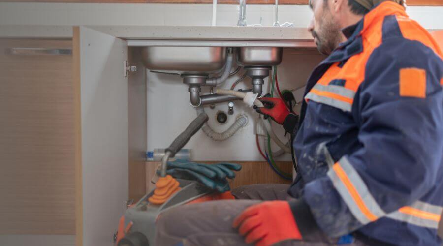 Professional tankless water heater installation services in Fraser, MI